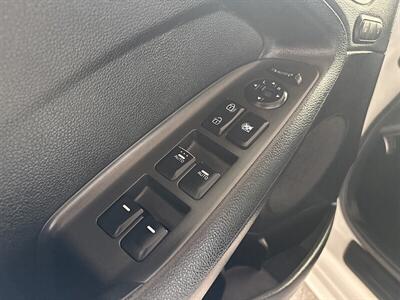 2016 Kia Forte5 SX - Photo 9 - Portland, OR 97267