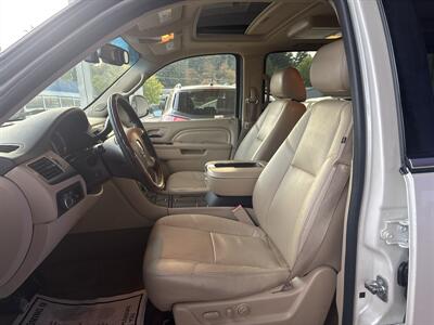 2012 Cadillac Escalade Luxury - Photo 10 - Portland, OR 97267