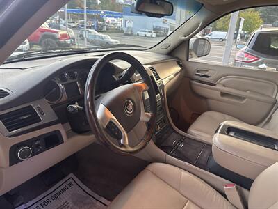 2012 Cadillac Escalade Luxury - Photo 11 - Portland, OR 97267