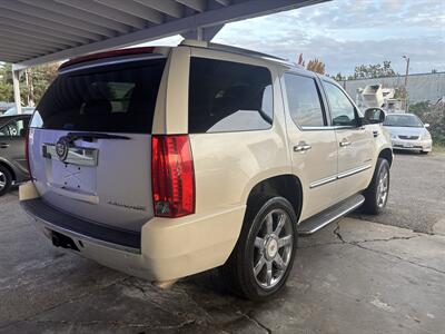 2012 Cadillac Escalade Luxury - Photo 7 - Portland, OR 97267