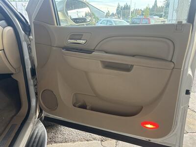 2012 Cadillac Escalade Luxury - Photo 18 - Portland, OR 97267