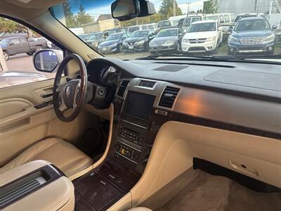 2012 Cadillac Escalade Luxury - Photo 20 - Portland, OR 97267
