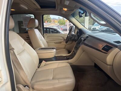2012 Cadillac Escalade Luxury - Photo 19 - Portland, OR 97267