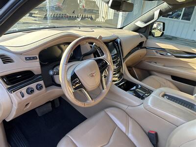 2018 Cadillac Escalade Platinum - Photo 9 - Portland, OR 97267