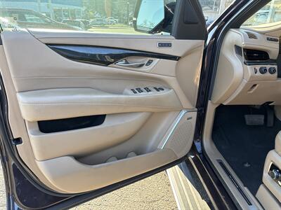 2018 Cadillac Escalade Platinum - Photo 28 - Portland, OR 97267