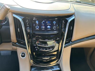 2018 Cadillac Escalade Platinum - Photo 21 - Portland, OR 97267