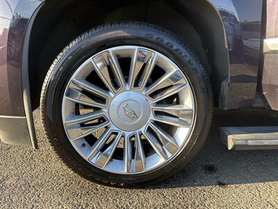 2018 Cadillac Escalade Platinum - Photo 30 - Portland, OR 97267