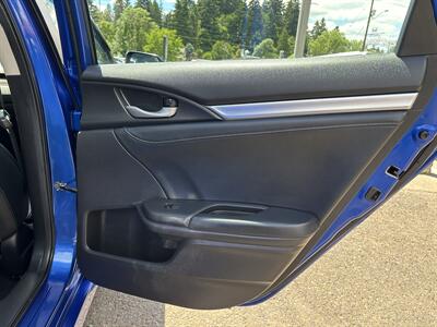 2021 Honda Civic EX-L   - Photo 17 - Portland, OR 97267