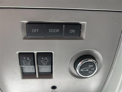 2016 Chevrolet Suburban LT   - Photo 39 - Portland, OR 97267