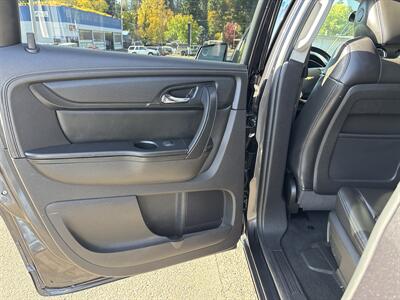 2014 Chevrolet Traverse LT - Photo 11 - Portland, OR 97267