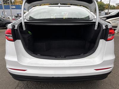 2019 Ford Fusion Hybrid SE - Photo 14 - Portland, OR 97267