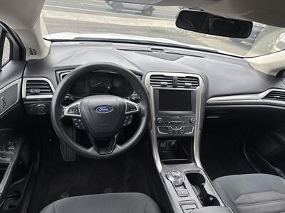 2019 Ford Fusion Hybrid SE - Photo 13 - Portland, OR 97267