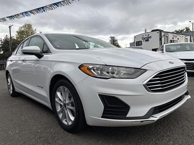 2019 Ford Fusion Hybrid SE - Photo 1 - Portland, OR 97267