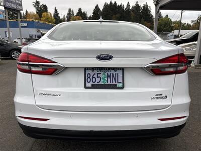 2019 Ford Fusion Hybrid SE - Photo 6 - Portland, OR 97267