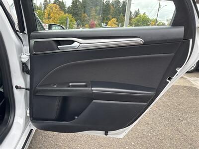 2019 Ford Fusion Hybrid SE - Photo 15 - Portland, OR 97267