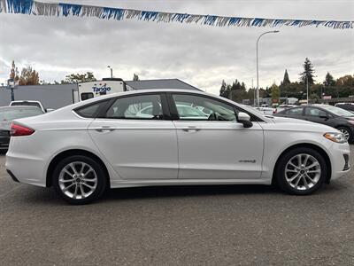 2019 Ford Fusion Hybrid SE - Photo 8 - Portland, OR 97267