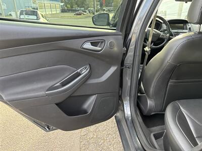 2018 Ford Focus Titanium   - Photo 12 - Portland, OR 97267