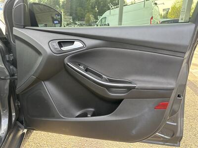2018 Ford Focus Titanium   - Photo 17 - Portland, OR 97267