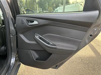 2018 Ford Focus Titanium   - Photo 15 - Portland, OR 97267