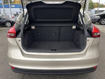 2018 Ford Focus SE - Photo 14 - Portland, OR 97267