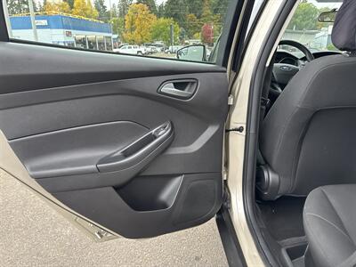 2018 Ford Focus SE - Photo 11 - Portland, OR 97267