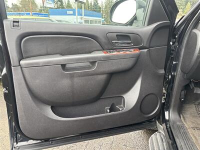 2011 Chevrolet Suburban LT   - Photo 23 - Portland, OR 97267