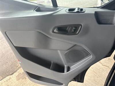 2017 Ford Transit 150   - Photo 13 - Portland, OR 97267