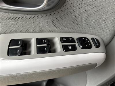 2016 Kia Soul + EV   - Photo 12 - Portland, OR 97267