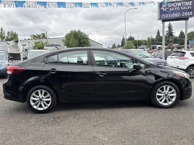 2017 Kia Forte LX   - Photo 8 - Portland, OR 97267