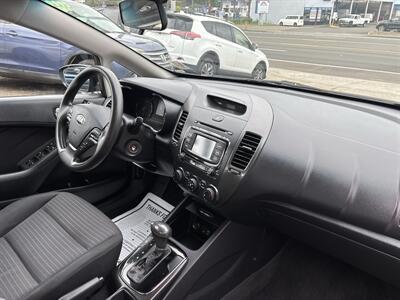 2017 Kia Forte LX   - Photo 19 - Portland, OR 97267