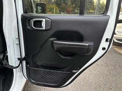 2021 Jeep Wrangler Unlimited Sport   - Photo 16 - Portland, OR 97267
