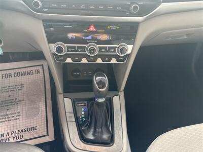 2020 Hyundai ELANTRA SEL   - Photo 21 - Portland, OR 97267
