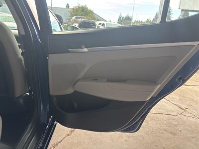 2020 Hyundai ELANTRA SEL   - Photo 15 - Portland, OR 97267