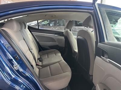 2020 Hyundai ELANTRA SEL   - Photo 16 - Portland, OR 97267