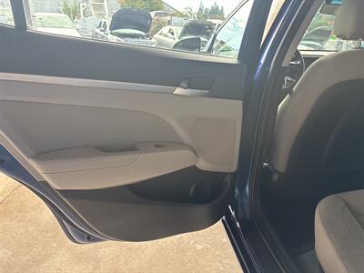 2020 Hyundai ELANTRA SEL   - Photo 12 - Portland, OR 97267