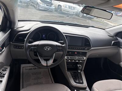 2020 Hyundai ELANTRA SEL   - Photo 14 - Portland, OR 97267