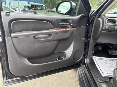 2011 Chevrolet Tahoe LTZ - Photo 9 - Portland, OR 97267