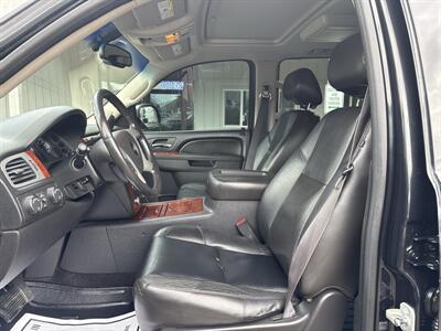 2011 Chevrolet Tahoe LTZ - Photo 11 - Portland, OR 97267