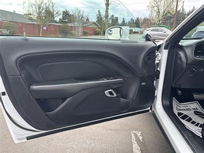 2015 Dodge Challenger R/T Plus - Photo 10 - Portland, OR 97267