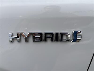 2018 Toyota RAV4 Hybrid LE   - Photo 9 - Portland, OR 97267