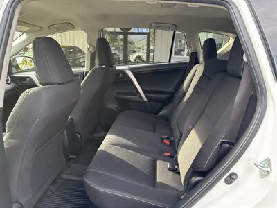 2018 Toyota RAV4 Hybrid LE   - Photo 11 - Portland, OR 97267