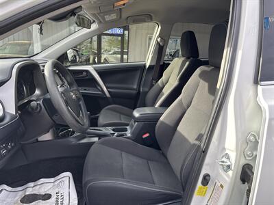 2018 Toyota RAV4 Hybrid LE   - Photo 10 - Portland, OR 97267