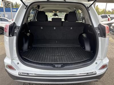 2018 Toyota RAV4 Hybrid LE   - Photo 13 - Portland, OR 97267