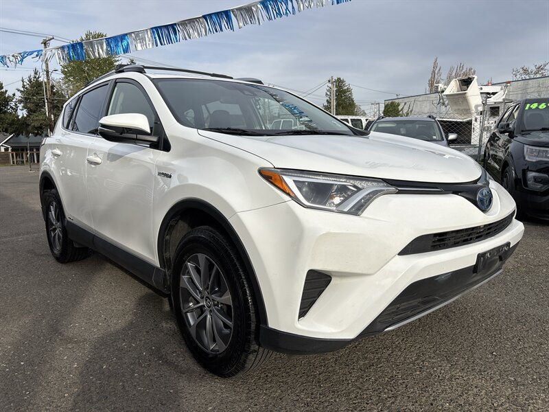 2018 Toyota RAV4 Hybrid LE  