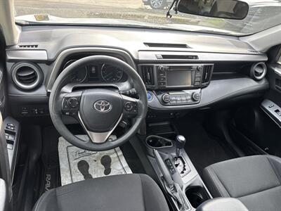 2018 Toyota RAV4 Hybrid LE   - Photo 12 - Portland, OR 97267