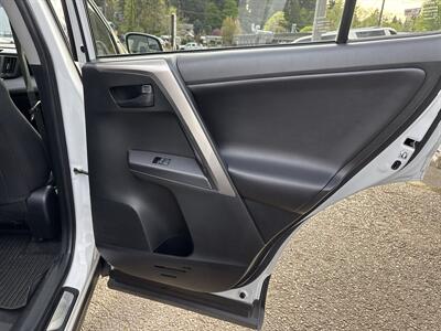 2018 Toyota RAV4 Hybrid LE   - Photo 24 - Portland, OR 97267