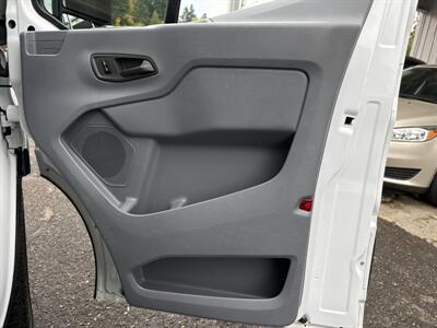 2018 Ford Transit 250 - Photo 13 - Portland, OR 97267