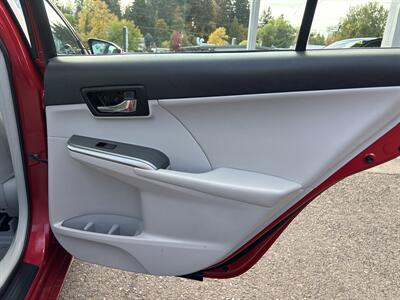2014 Toyota Camry Hybrid XLE - Photo 16 - Portland, OR 97267