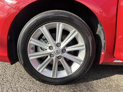 2014 Toyota Camry Hybrid XLE - Photo 25 - Portland, OR 97267