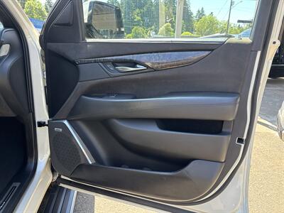 2015 Cadillac Escalade Platinum - Photo 27 - Portland, OR 97267